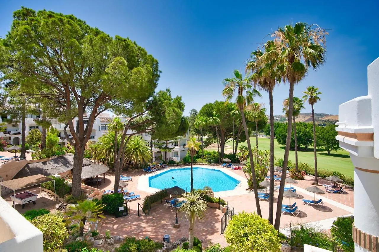 Beautiful 2 Bed Apartment With Pool And Golf Views Malaga