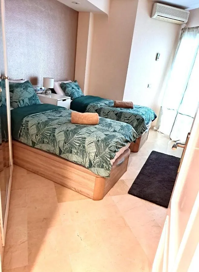 Beautiful 2 Bed Apartment With Pool And Golf Views Malaga