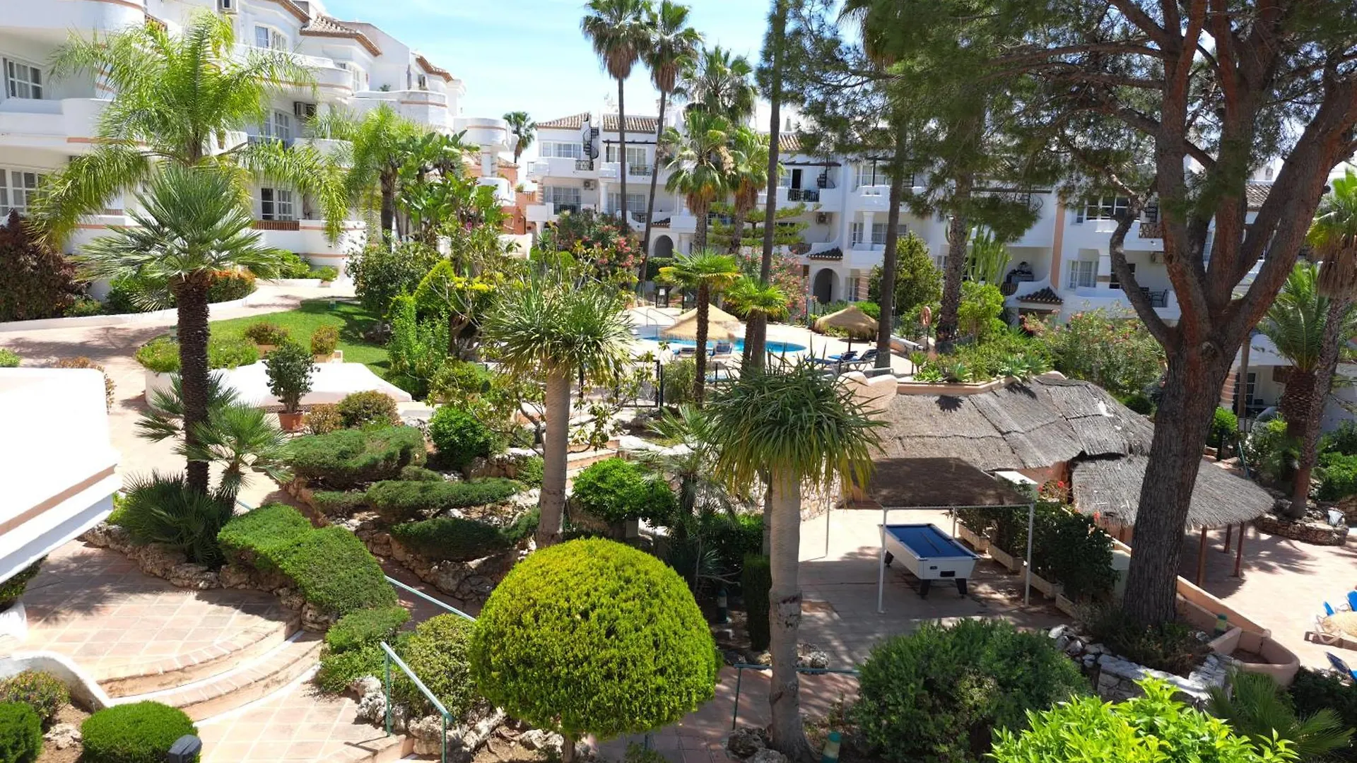 Beautiful 2 Bed Apartment With Pool And Golf Views Malaga Spain