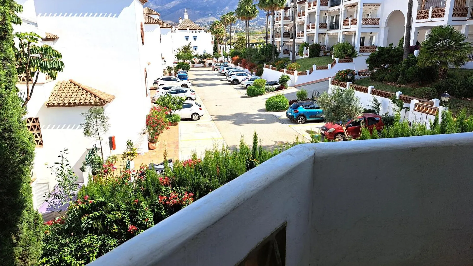 Beautiful 2 Bed Apartment With Pool And Golf Views Màlaga 0*,  Španělsko